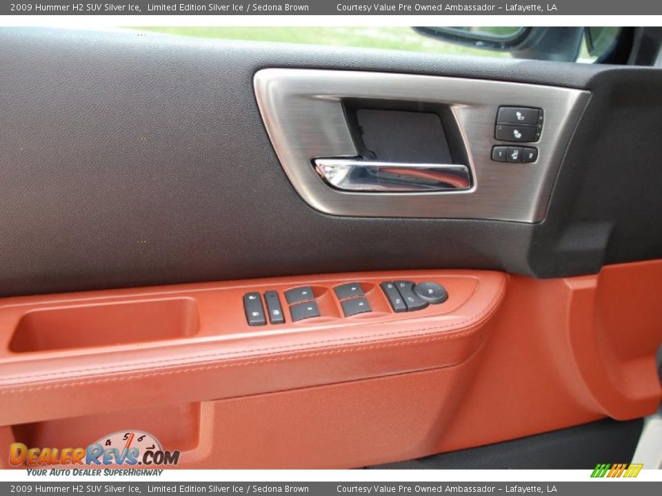 Controls of 2009 Hummer H2 SUV Silver Ice Photo #14