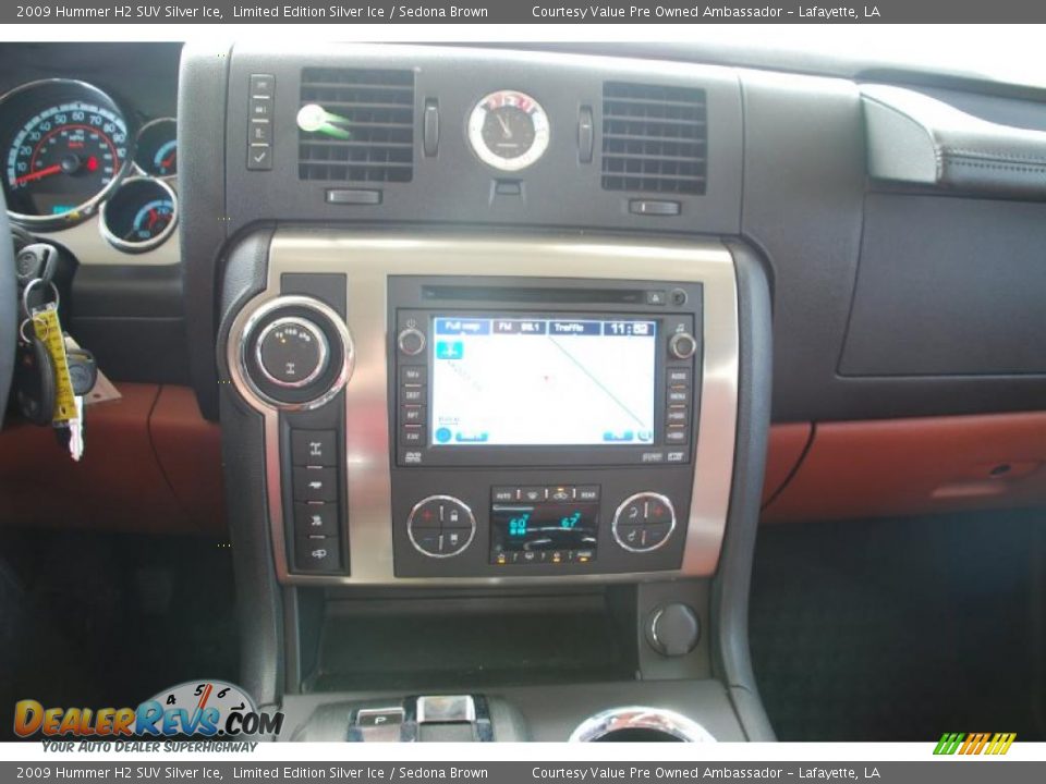 Controls of 2009 Hummer H2 SUV Silver Ice Photo #24