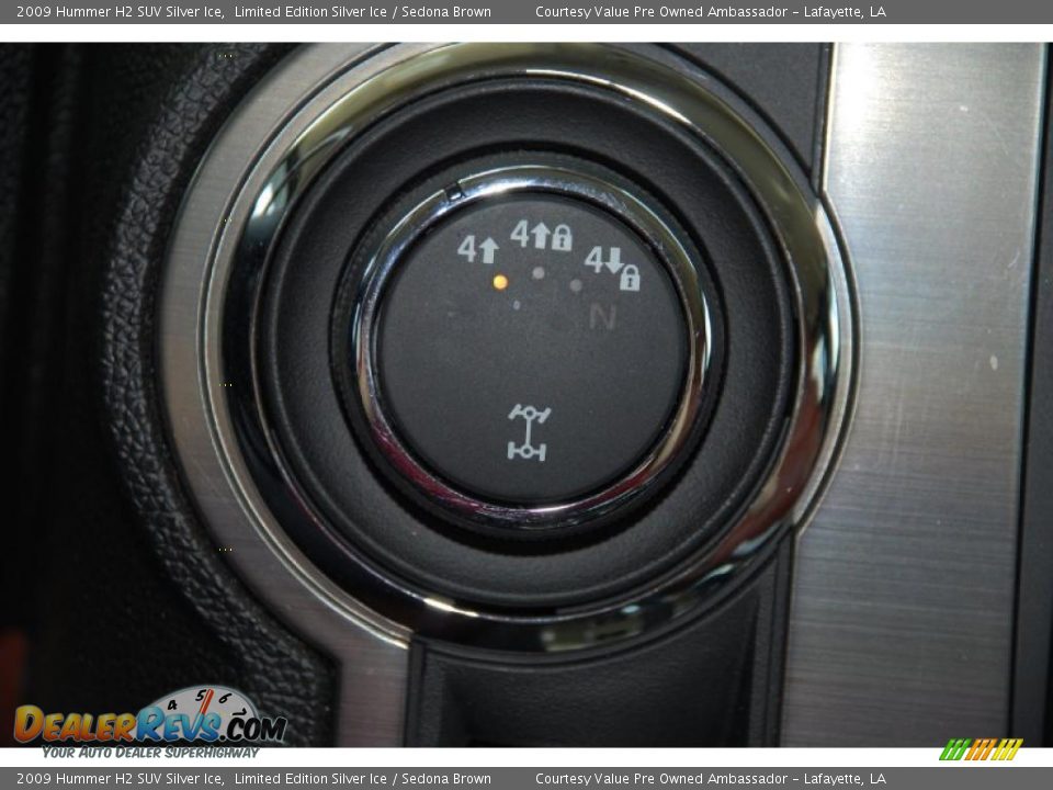 Controls of 2009 Hummer H2 SUV Silver Ice Photo #27
