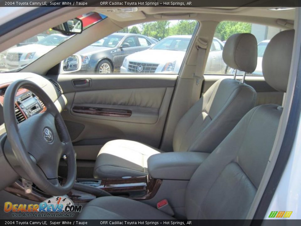2004 Toyota Camry LE Super White / Taupe Photo #10