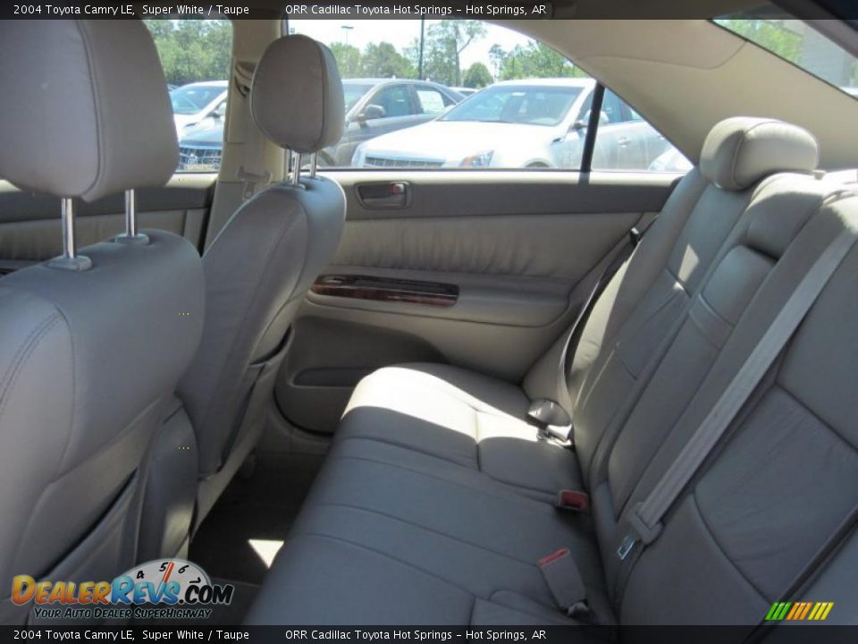 2004 Toyota Camry LE Super White / Taupe Photo #13