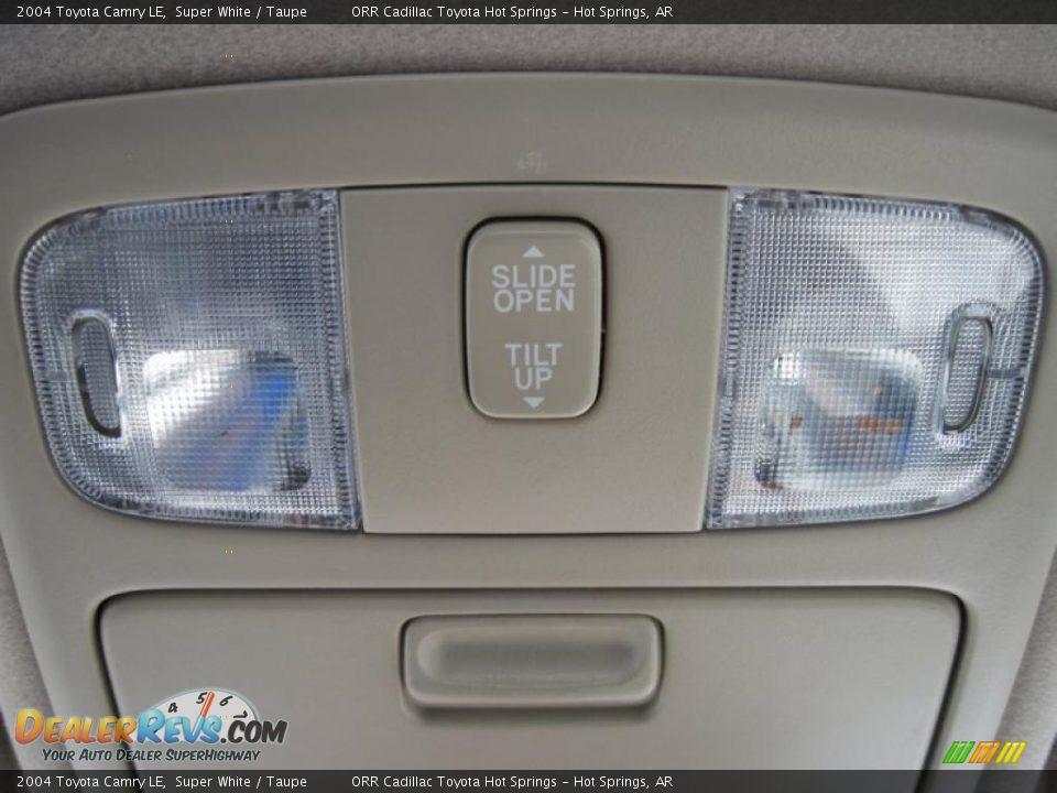 2004 Toyota Camry LE Super White / Taupe Photo #18