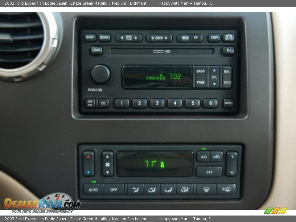 Controls of 2003 Ford Expedition Eddie Bauer Photo #16