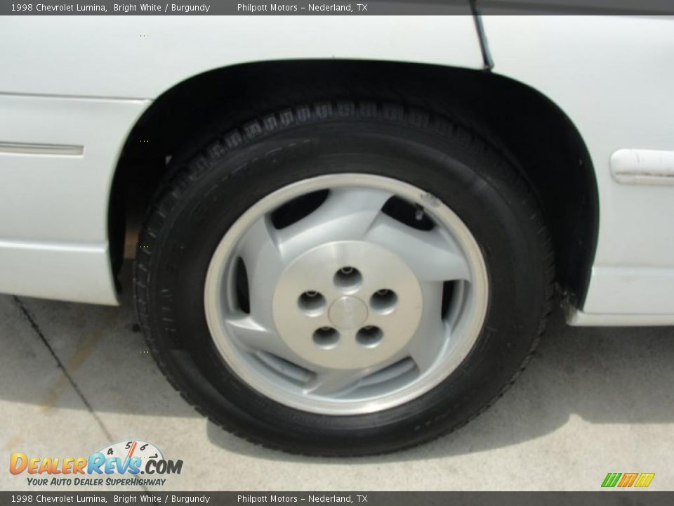 1998 Chevrolet Lumina Bright White / Burgundy Photo #13