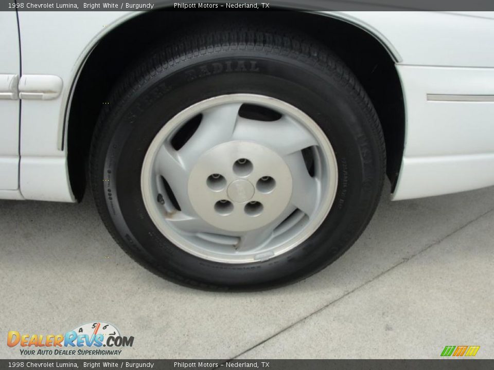 1998 Chevrolet Lumina Bright White / Burgundy Photo #14