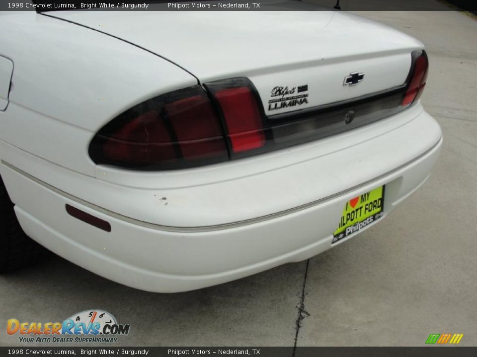 1998 Chevrolet Lumina Bright White / Burgundy Photo #18