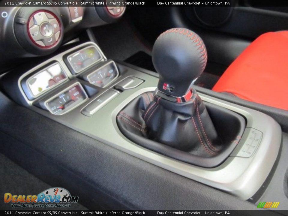 2011 Chevrolet Camaro SS/RS Convertible Shifter Photo #16