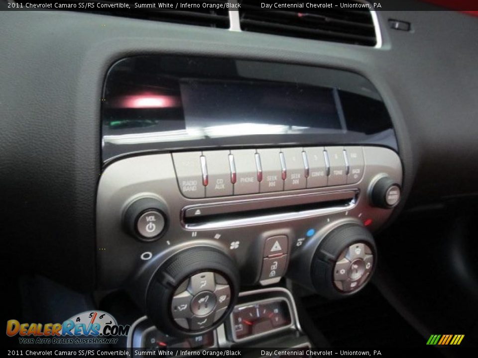 Controls of 2011 Chevrolet Camaro SS/RS Convertible Photo #17