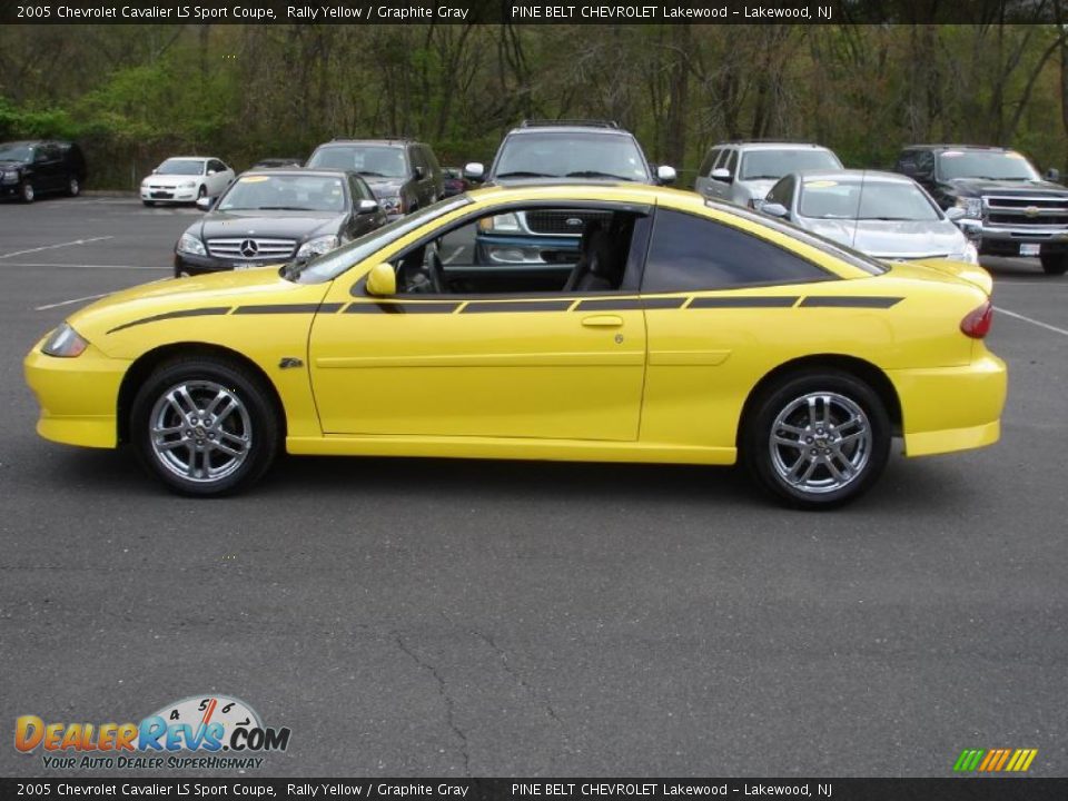 2005 Chevrolet Cavalier LS Sport Coupe Rally Yellow / Graphite Gray Photo #9