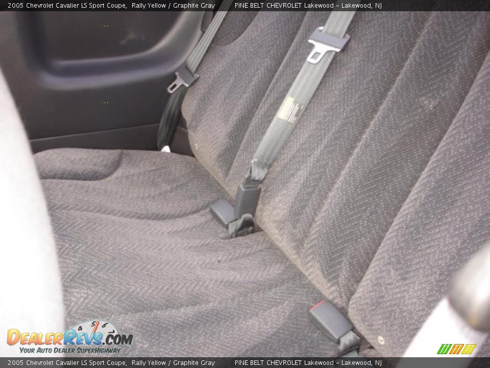 Graphite Gray Interior - 2005 Chevrolet Cavalier LS Sport Coupe Photo #11