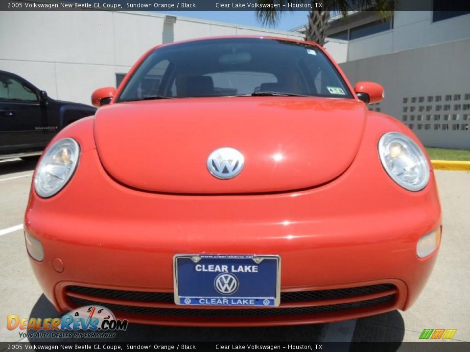 2005 Volkswagen New Beetle GL Coupe Sundown Orange / Black Photo #2