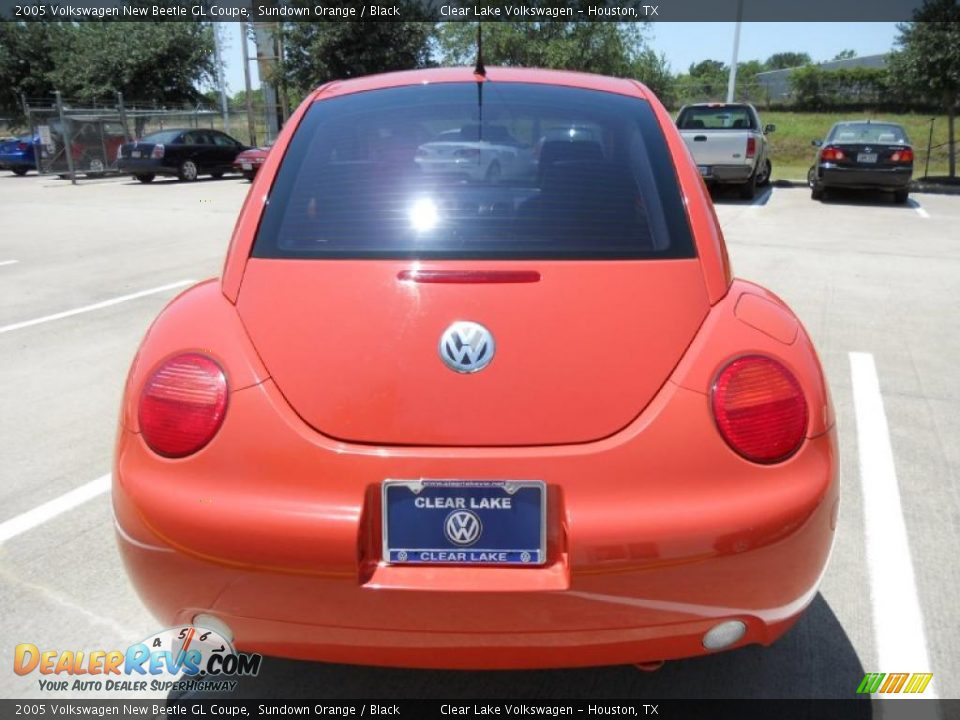 2005 Volkswagen New Beetle GL Coupe Sundown Orange / Black Photo #6