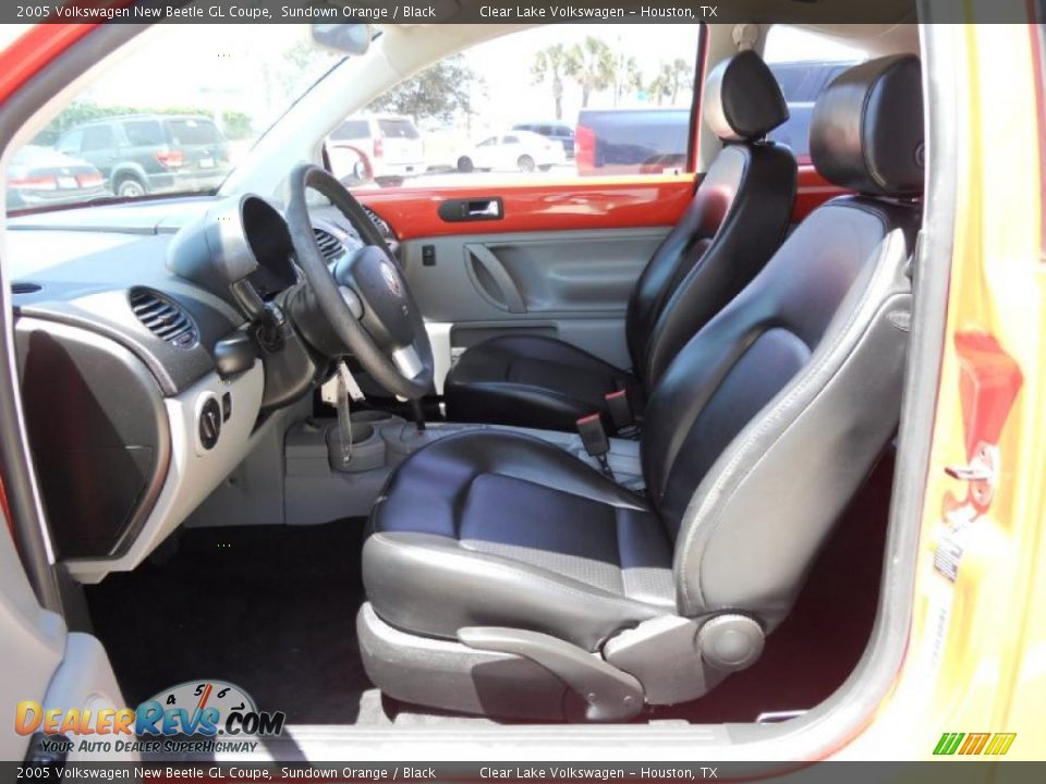 Black Interior - 2005 Volkswagen New Beetle GL Coupe Photo #13