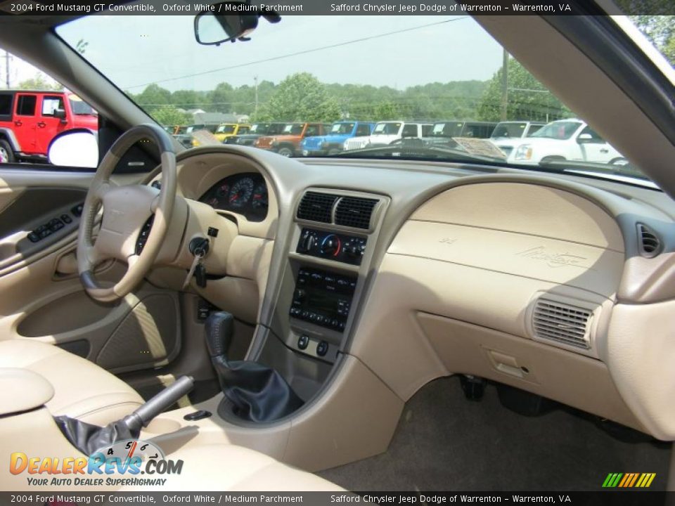 Dashboard of 2004 Ford Mustang GT Convertible Photo #22