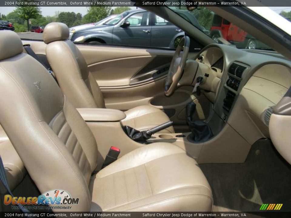 2004 Ford Mustang GT Convertible Oxford White / Medium Parchment Photo #24