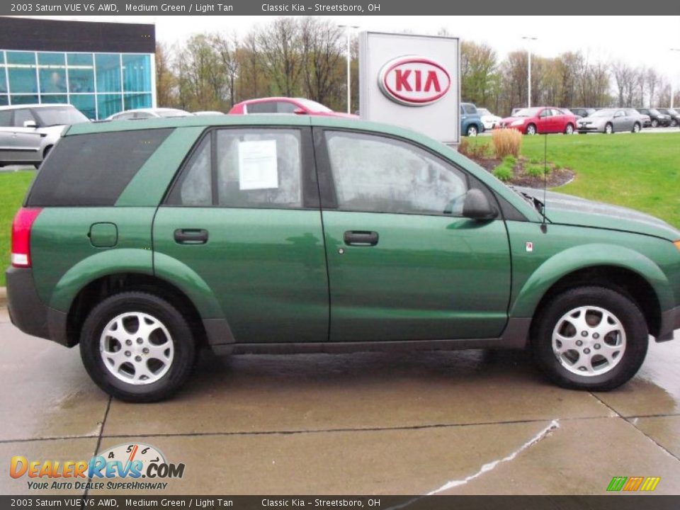 2003 Saturn VUE V6 AWD Medium Green / Light Tan Photo #2