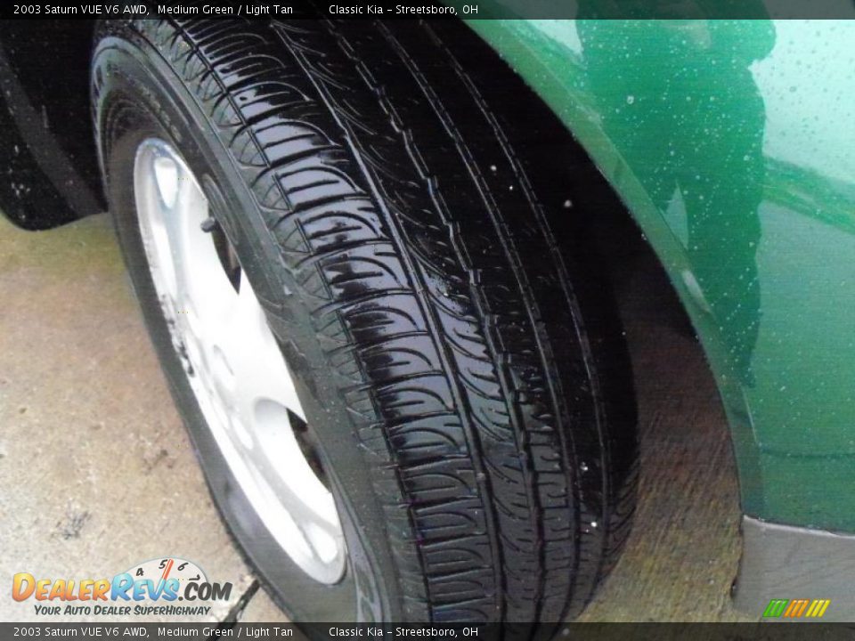 2003 Saturn VUE V6 AWD Medium Green / Light Tan Photo #9