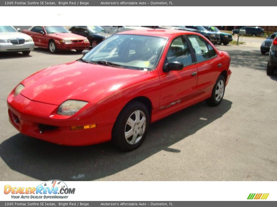 1996 Pontiac Sunfire SE Sedan Bright Red / Beige Photo #8
