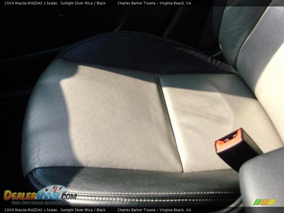 2004 Mazda MAZDA3 s Sedan Sunlight Silver Mica / Black Photo #18