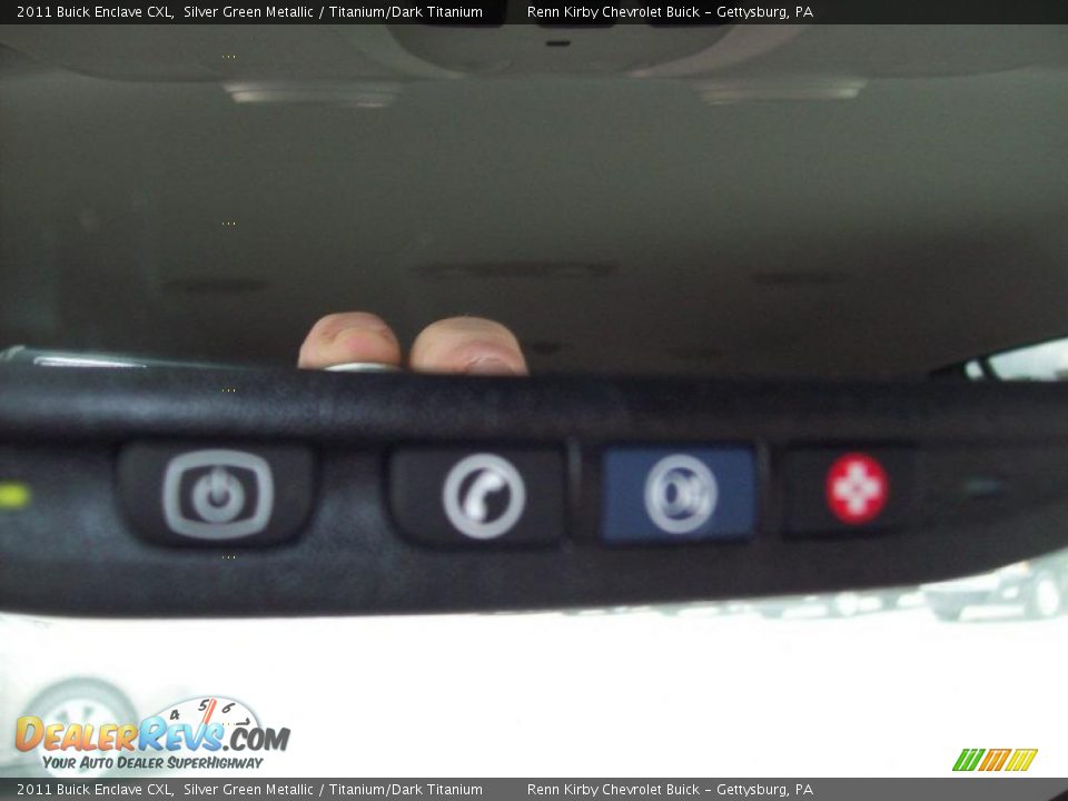 Controls of 2011 Buick Enclave CXL Photo #9