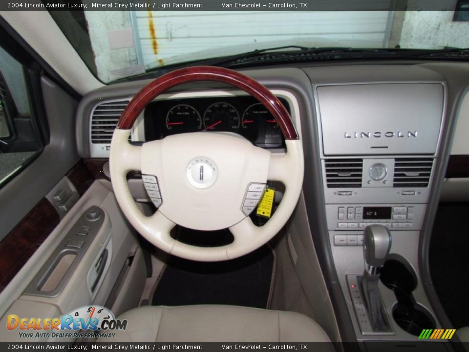 2004 Lincoln Aviator Luxury Steering Wheel Photo #14