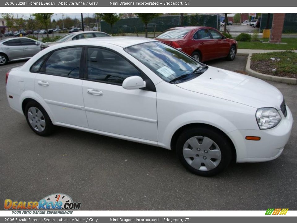 2006 Suzuki Forenza Sedan Absolute White / Grey Photo #3