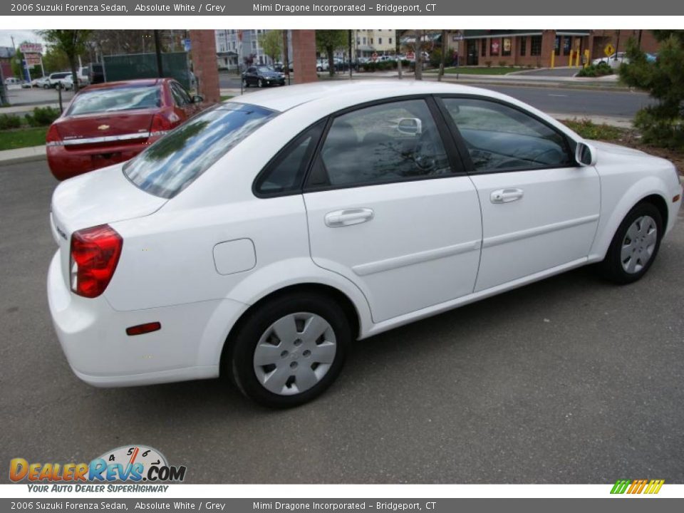 2006 Suzuki Forenza Sedan Absolute White / Grey Photo #4