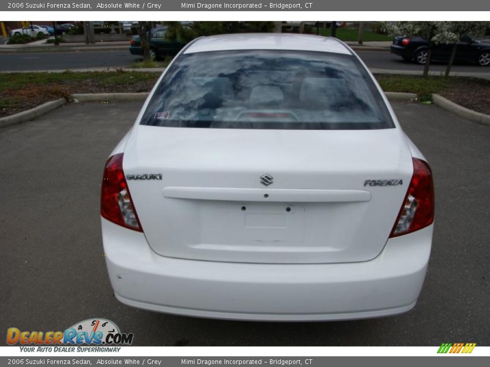 2006 Suzuki Forenza Sedan Absolute White / Grey Photo #5