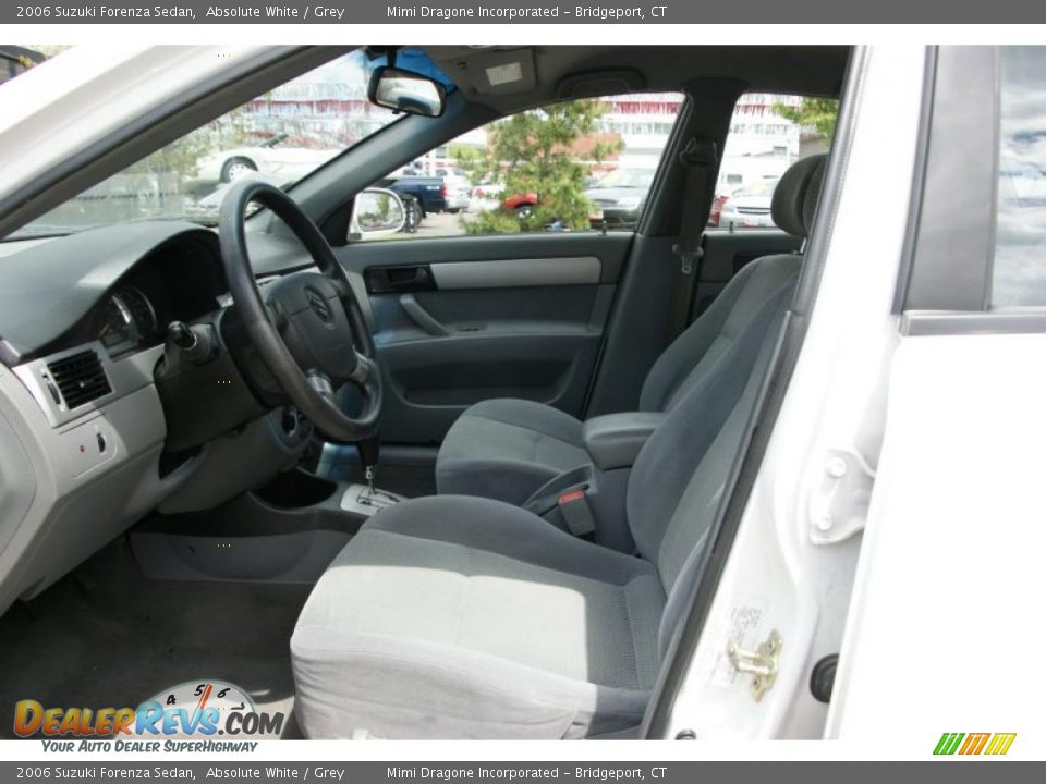 2006 Suzuki Forenza Sedan Absolute White / Grey Photo #8