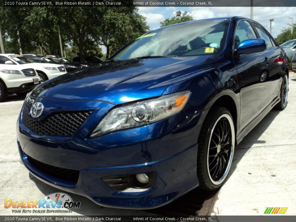 Front 3/4 View of 2010 Toyota Camry SE V6 Photo #13