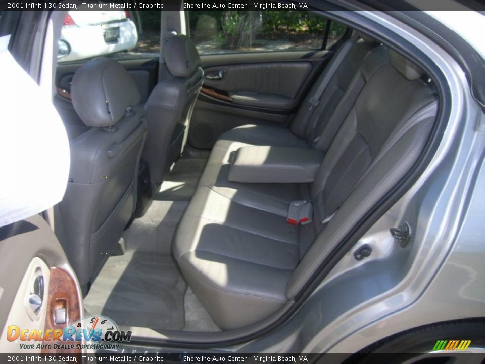 2001 Infiniti I 30 Sedan Titanium Metallic / Graphite Photo #10