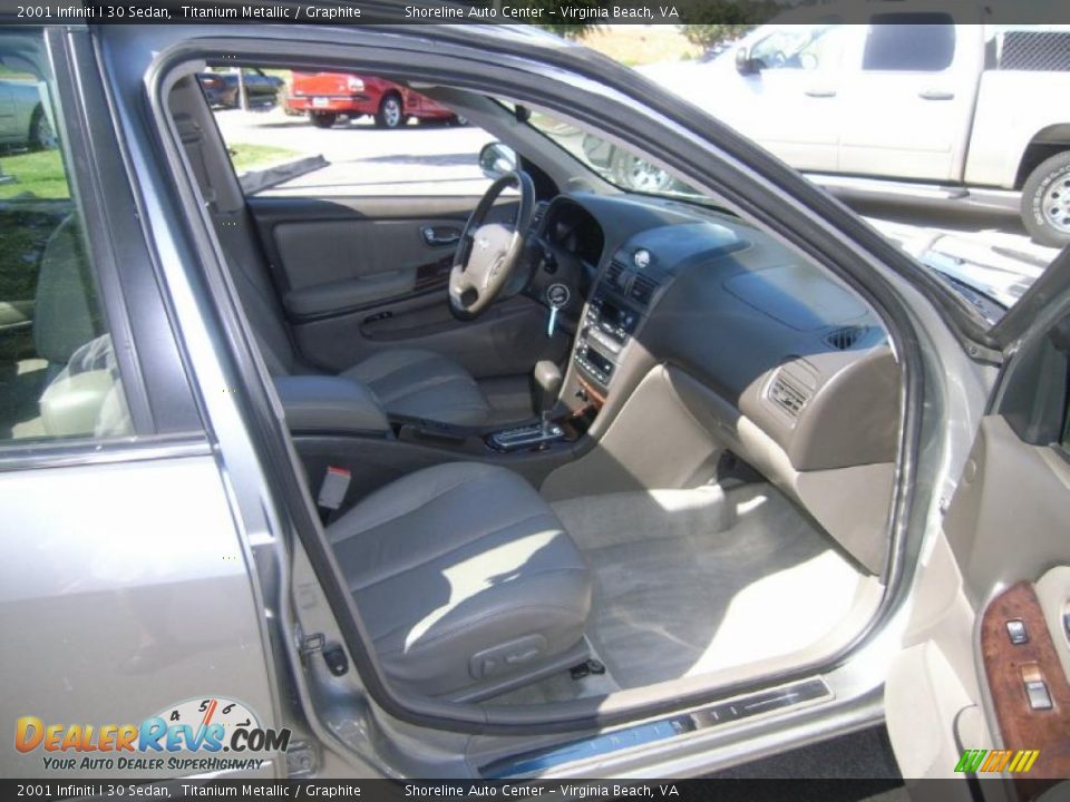 2001 Infiniti I 30 Sedan Titanium Metallic / Graphite Photo #13