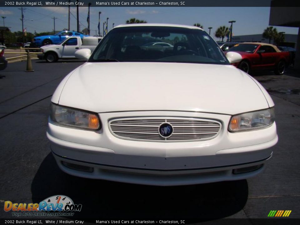 2002 Buick Regal LS White / Medium Gray Photo #3