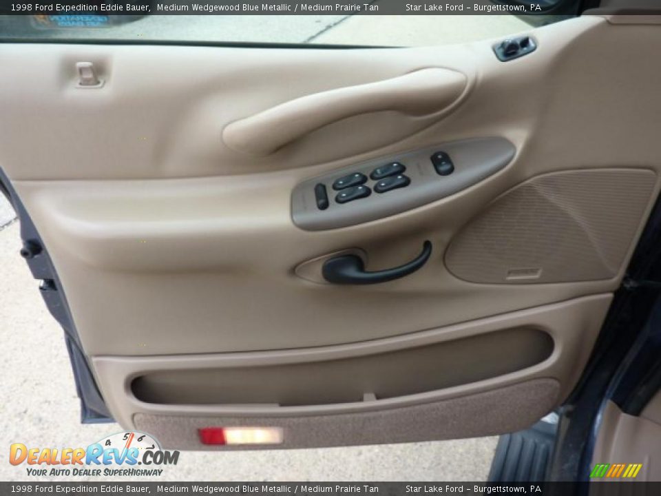 1998 Ford Expedition Eddie Bauer Medium Wedgewood Blue Metallic / Medium Prairie Tan Photo #9