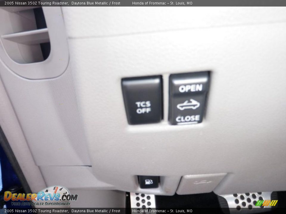 2005 Nissan 350Z Touring Roadster Daytona Blue Metallic / Frost Photo #15