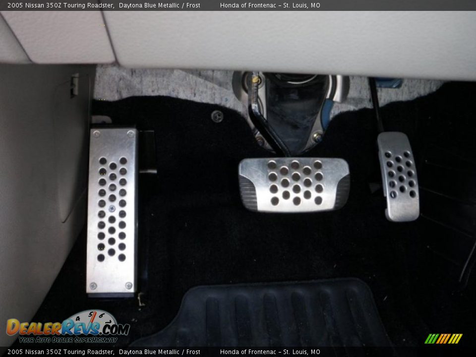 2005 Nissan 350Z Touring Roadster Daytona Blue Metallic / Frost Photo #16