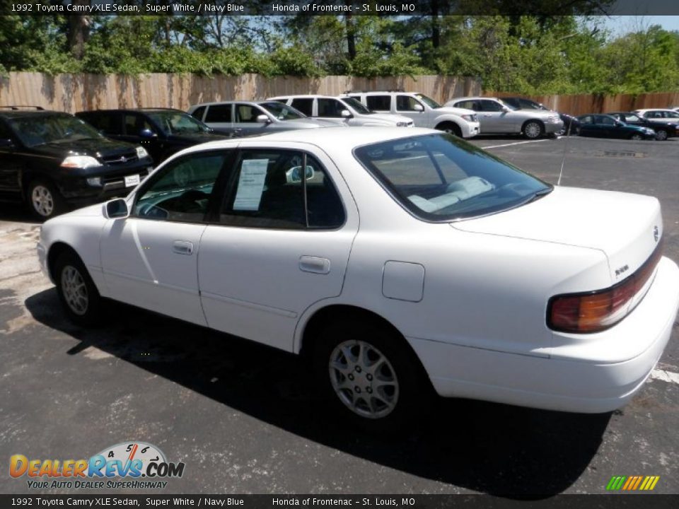 1992 Toyota Camry XLE Sedan Super White / Navy Blue Photo #5