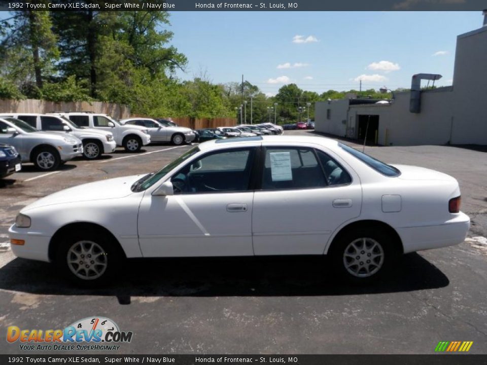 1992 Toyota Camry XLE Sedan Super White / Navy Blue Photo #6