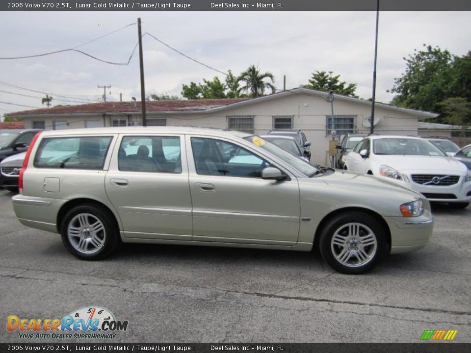 2006 Volvo V70 2.5T Lunar Gold Metallic / Taupe/Light Taupe Photo #6