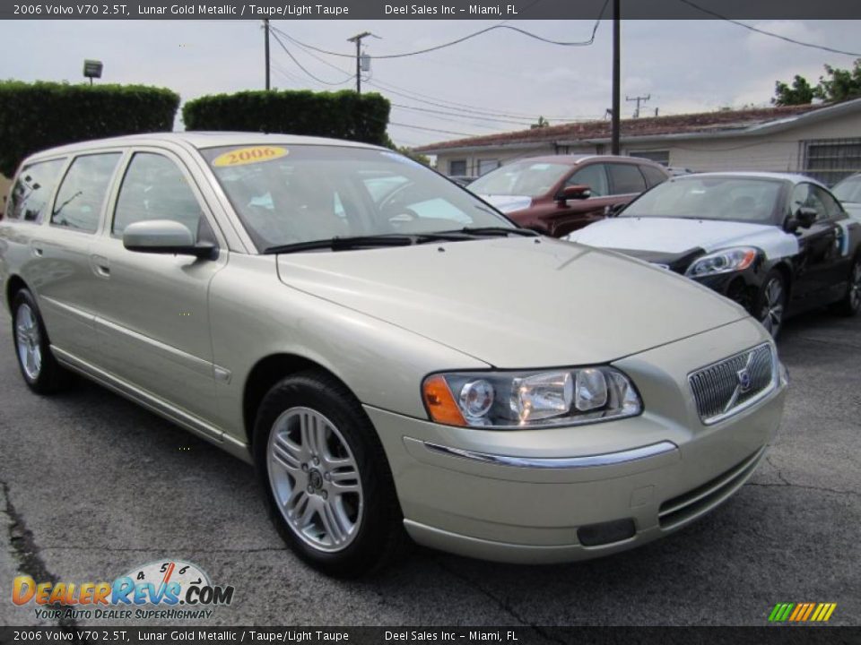 2006 Volvo V70 2.5T Lunar Gold Metallic / Taupe/Light Taupe Photo #7