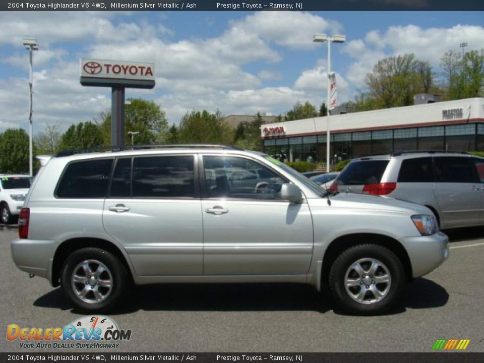 2004 Toyota Highlander V6 4WD Millenium Silver Metallic / Ash Photo #1