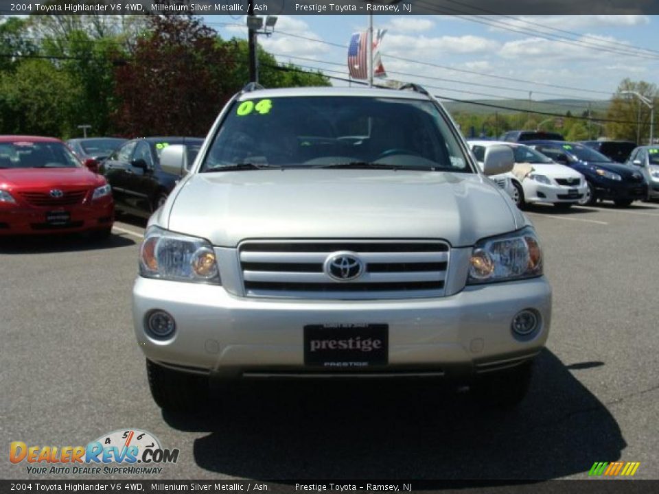 2004 Toyota Highlander V6 4WD Millenium Silver Metallic / Ash Photo #2