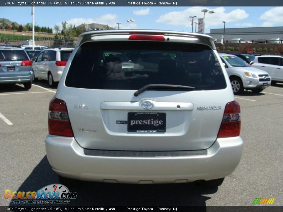 2004 Toyota Highlander V6 4WD Millenium Silver Metallic / Ash Photo #5