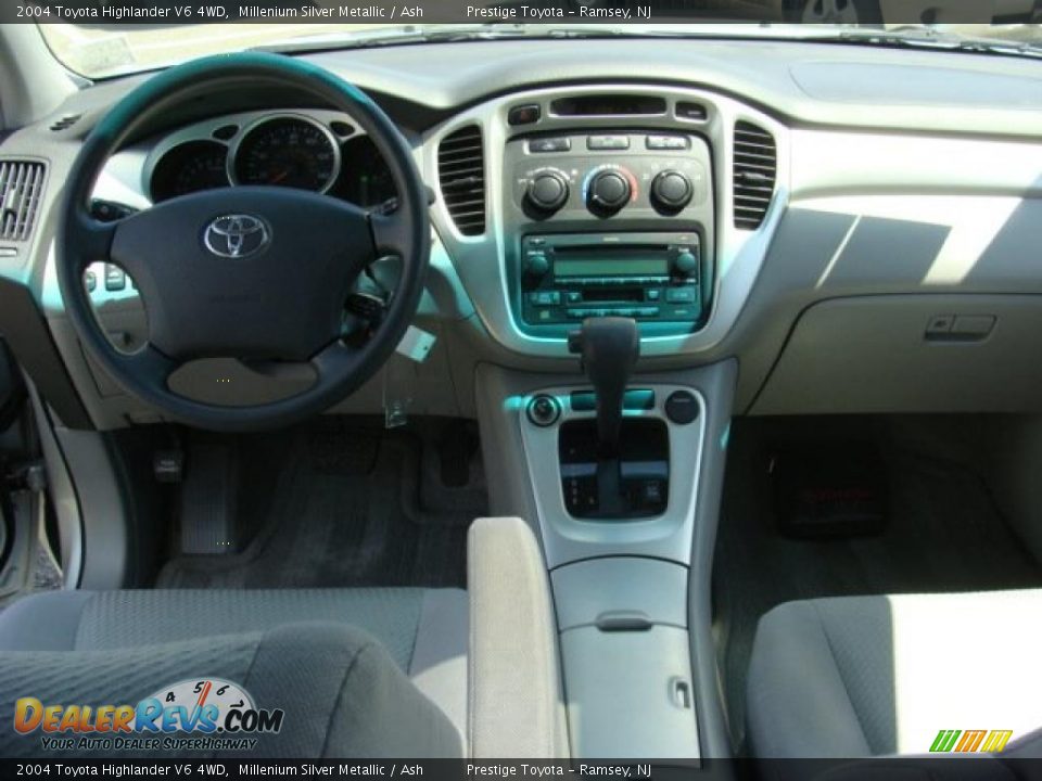 2004 Toyota Highlander V6 4WD Millenium Silver Metallic / Ash Photo #9