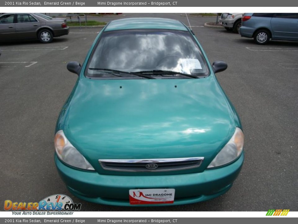 2001 Kia Rio Sedan Emerald Green / Beige Photo #2