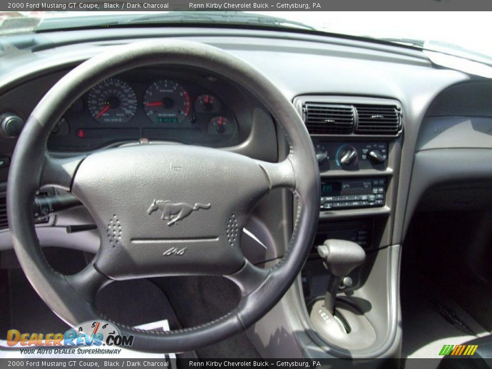 Dashboard of 2000 Ford Mustang GT Coupe Photo #9