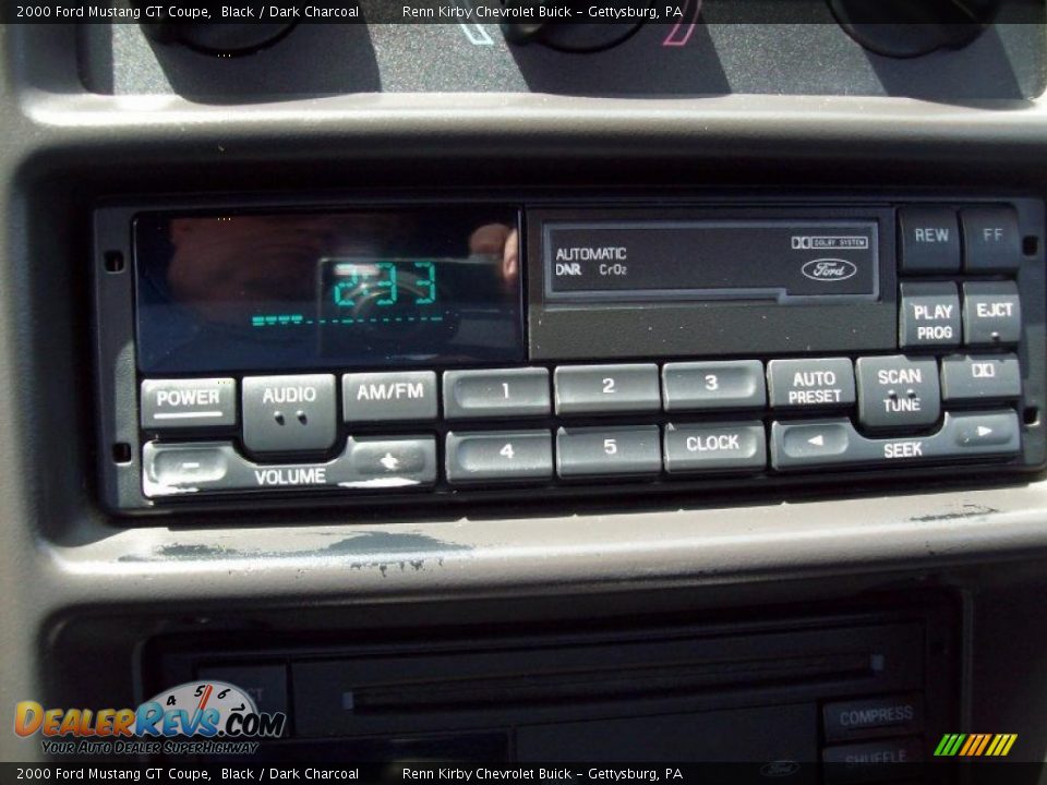 Controls of 2000 Ford Mustang GT Coupe Photo #23