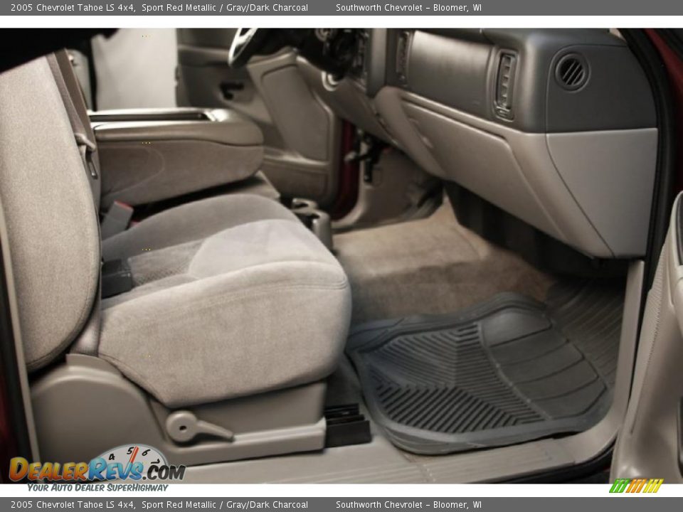 2005 Chevrolet Tahoe LS 4x4 Sport Red Metallic / Gray/Dark Charcoal Photo #7
