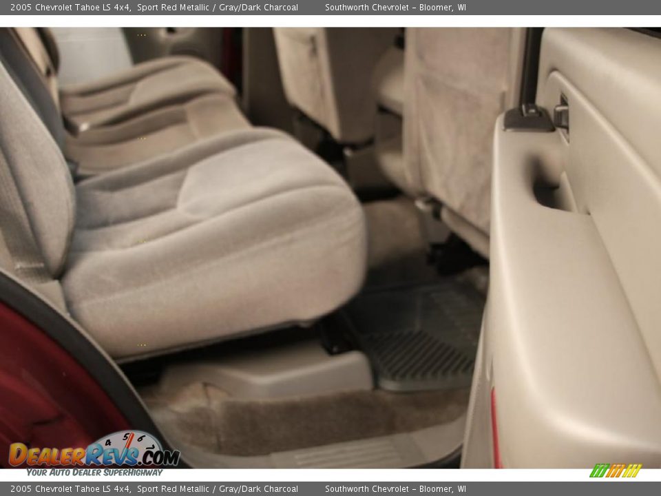 2005 Chevrolet Tahoe LS 4x4 Sport Red Metallic / Gray/Dark Charcoal Photo #8
