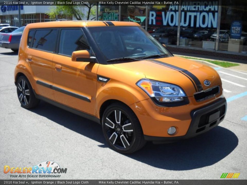 2010 Kia Soul + Ignition Orange / Black Soul Logo Cloth Photo #1